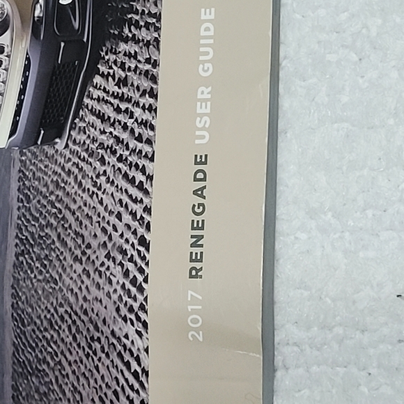 2017 Jeep Renegade User Guide - Replacement Jeep Users Manual Great Condition - Picture 2 of 8